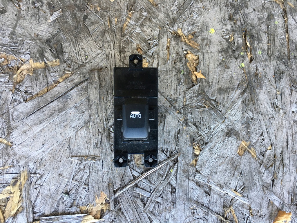 фото №1, Kia ceed ii 12-18 кнопка стекло правый перед оригинал