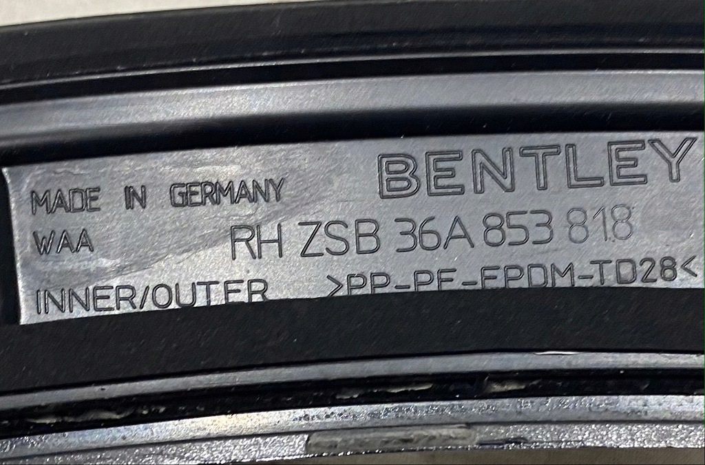 фото №5, Bentley bentayga права молдинг крила 36a853818