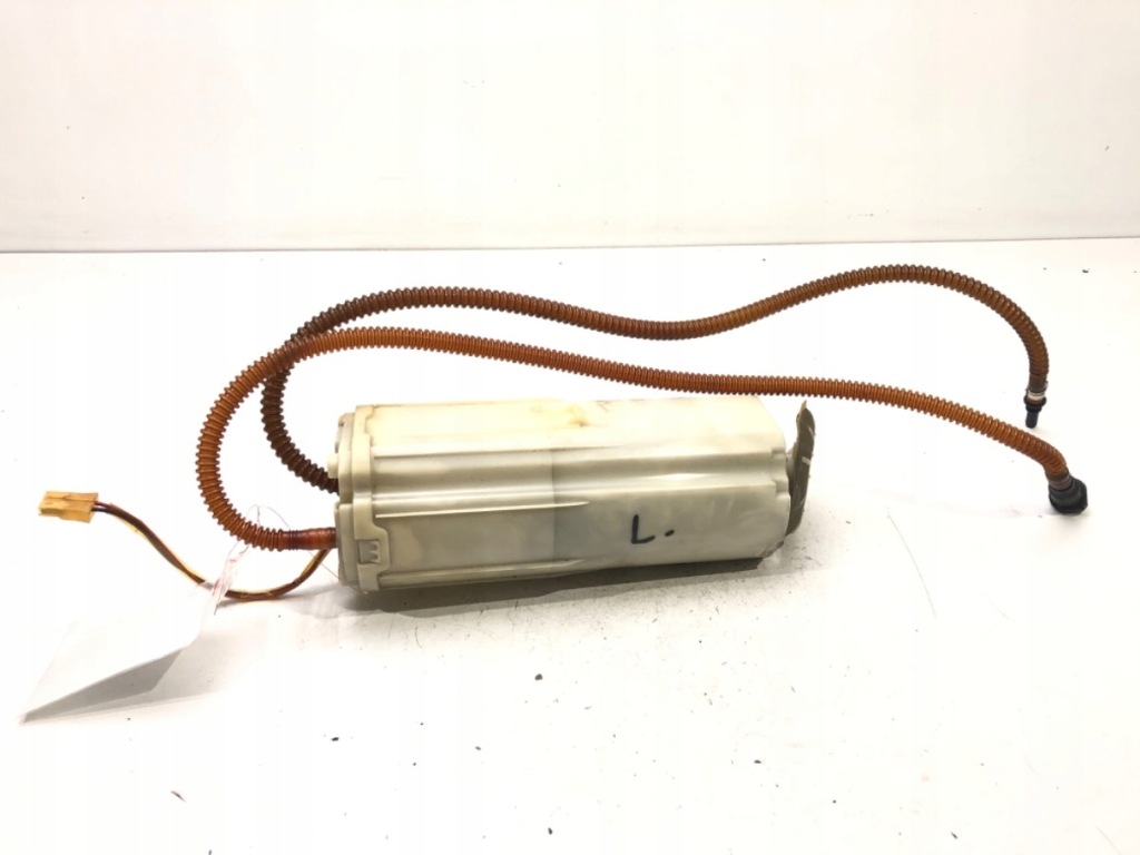 фото №1, Насос топлива vw phaeton 3d0919087 4.2 335km 02-16 бака