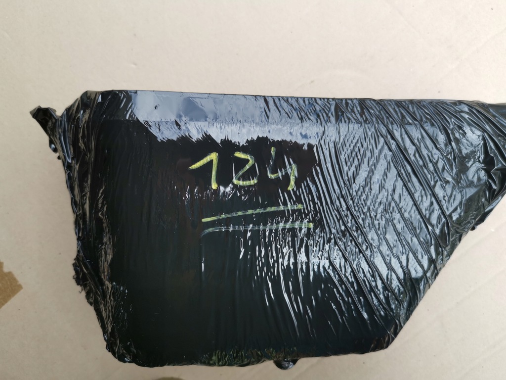 фото №9, Mercedes w124 sedan правая лампа задняя тонированная e klasa задняя