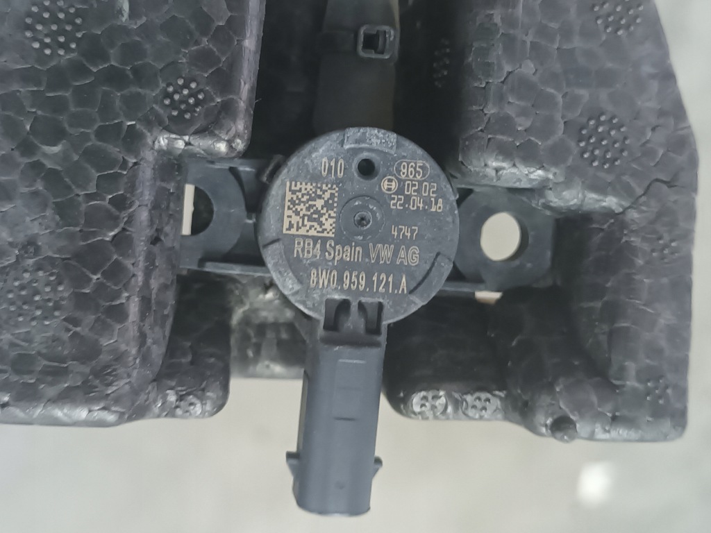 Абсорбер бампера передній audi a4 b9 8w0 перед + датчики Ціна