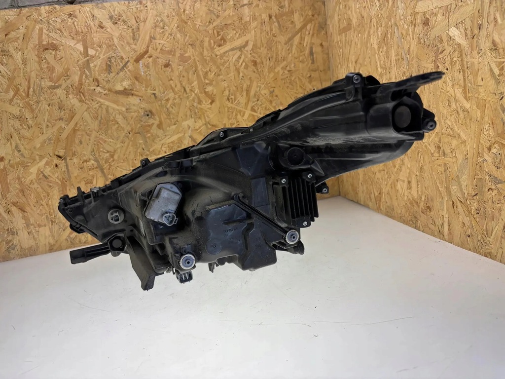 фото №11, Лампа правая передняя toyota 100008a06k 0.0l дизель 2020