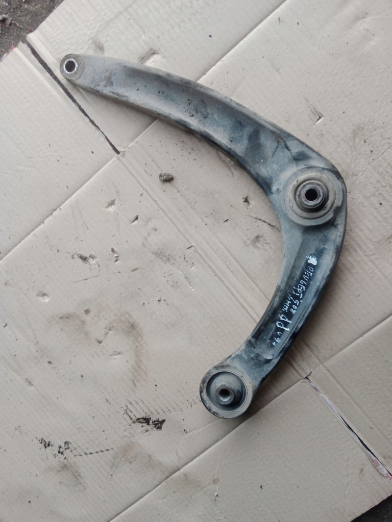 фото №1, Рычаг правый перед peugeot 5008 1.6 hdi