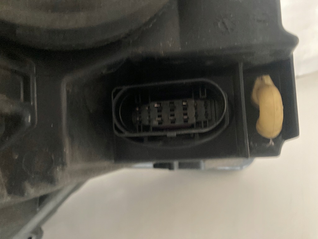 фото №14, Лампа перед левый h7 + led skoda karoq 57b941015a