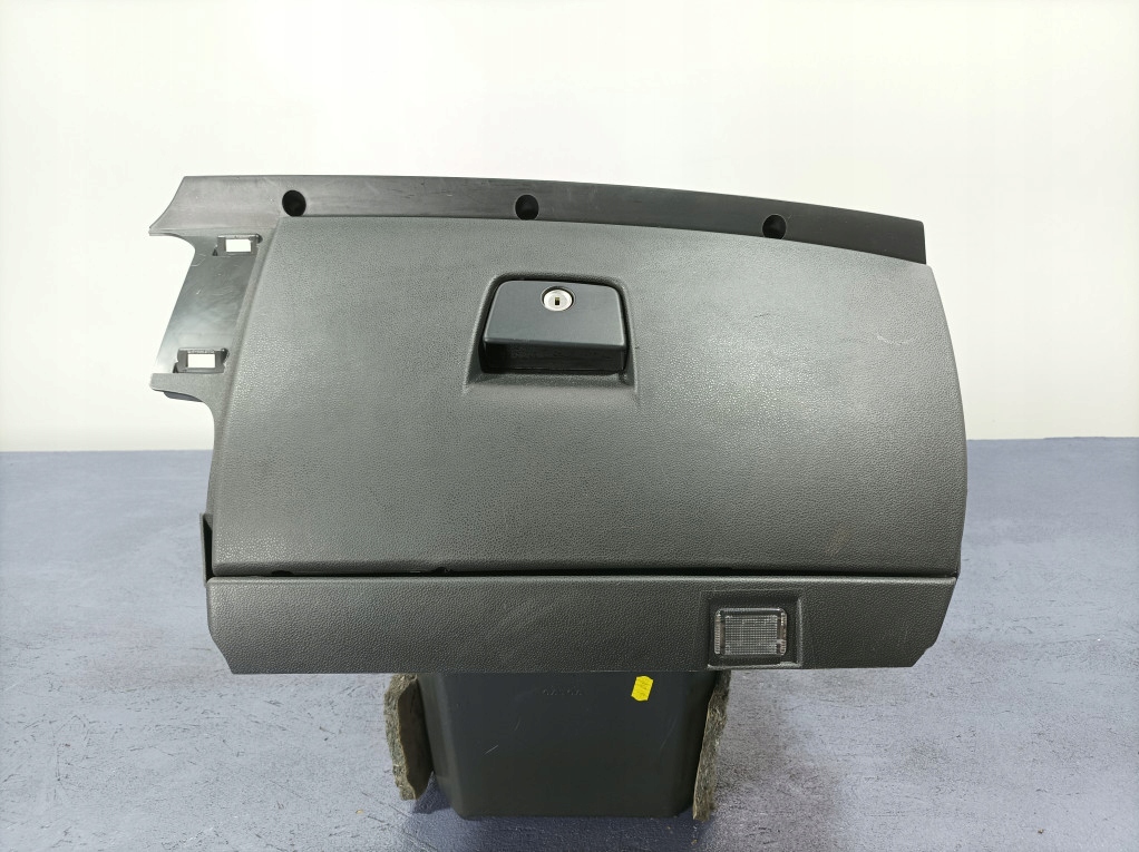 фото №1, Volvo v50 s40 ii бардачок пасажира шкіра eu 09491937