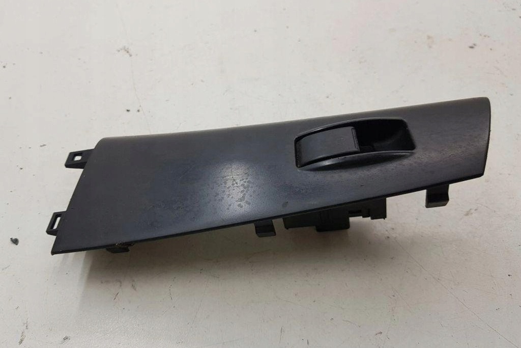 фото №8, Кнопка керування вікон задніх правих двері toyota corolla _e12_