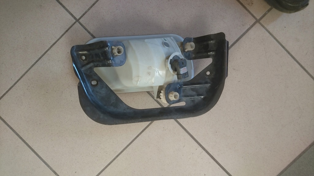 фото №1, Правое кронштейн противотуманная фара dodge ram 2009-13'