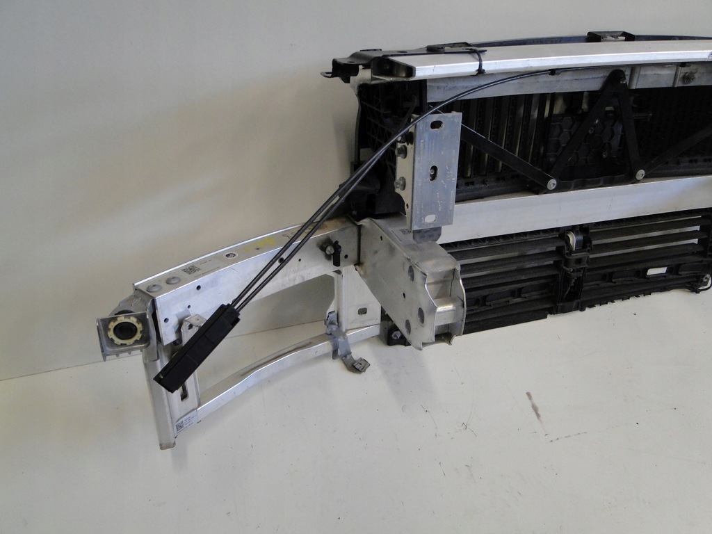 фото №9, Mercedes pas передний усилитель перед c klasa 206 w206 a2066201400 kpl