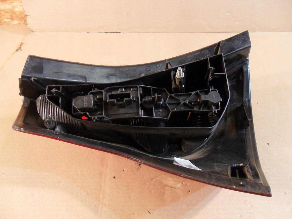 фото №14, Dacia sandero i лампа правий задня 62421002