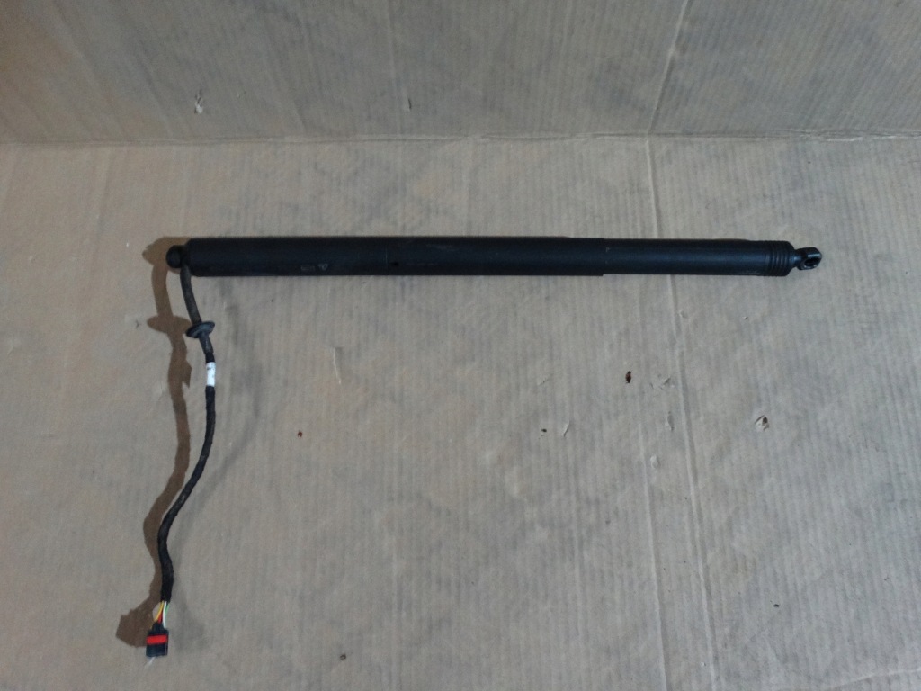 фото №1, Idealny привод крышки багажника porsche macan 1