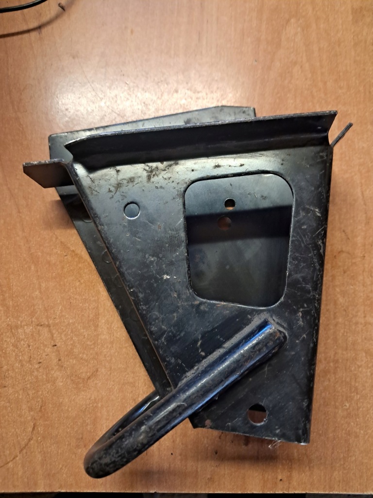 Купить Крепление перед mercedes w114 w115 1156200231