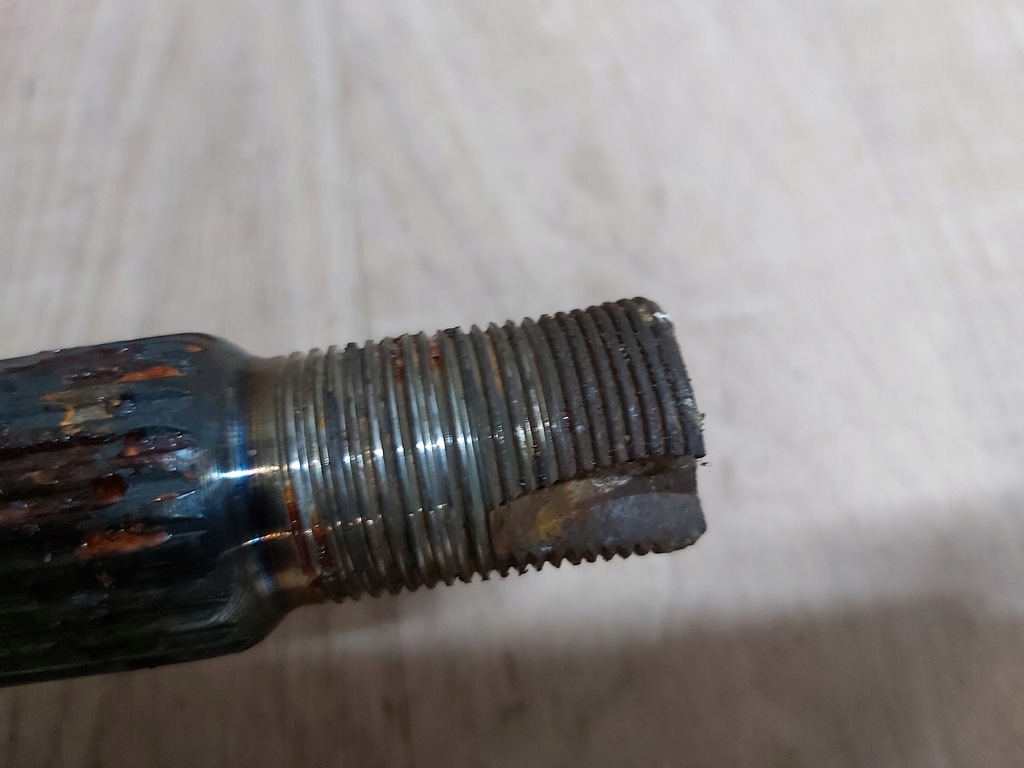 фото №5, Toyota auris i 1,8 гибрид приводной вал левая