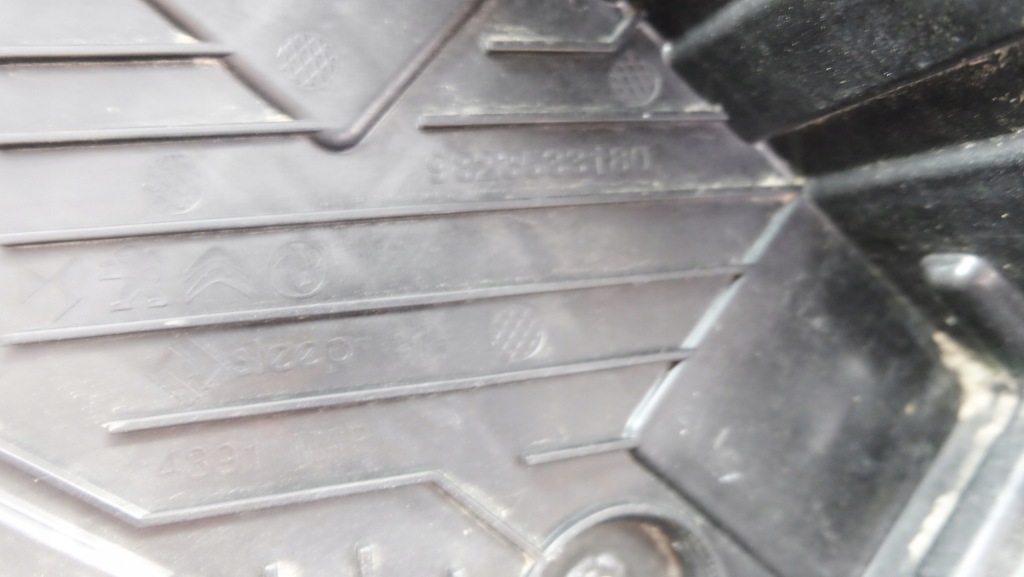 Citroen ds3 crossback основание аккумулятор 9823533180 Киев