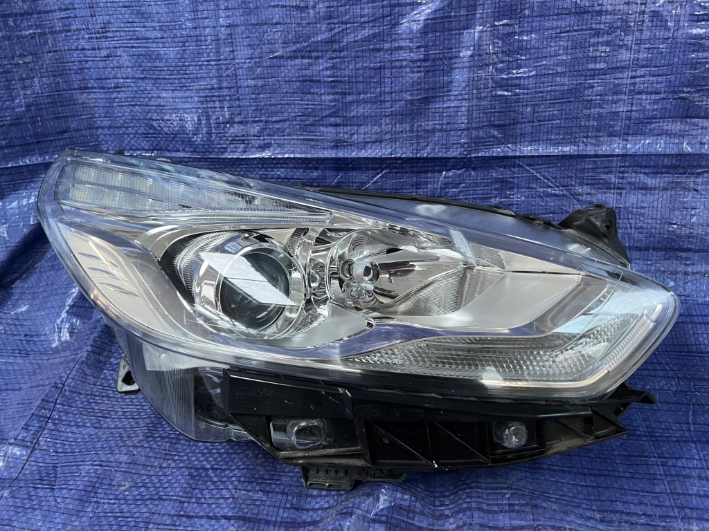 фото №1, Ford galaxy mk4 15- права лампа звичайна