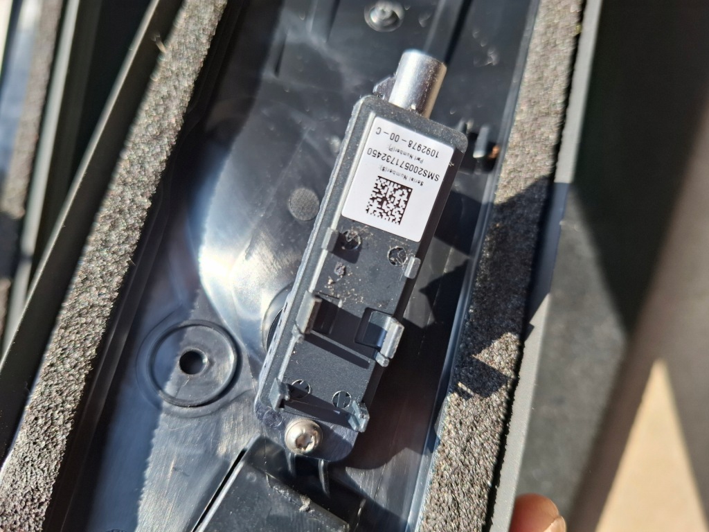 Tesla 3 model iii защита стойка средний 1092978 1109256 камера левая правая в Украине