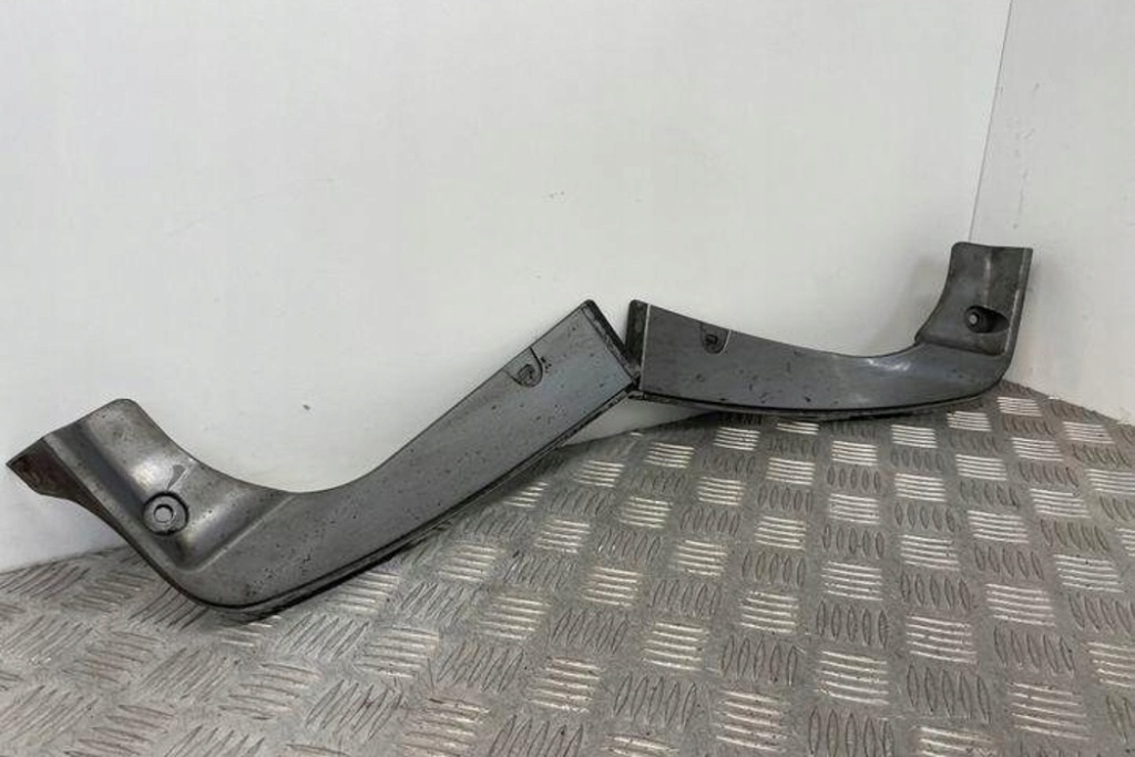 фото №10, Бризковик правий передній bmw x5 e70 8037162 3.0l дизель 180kw 2011