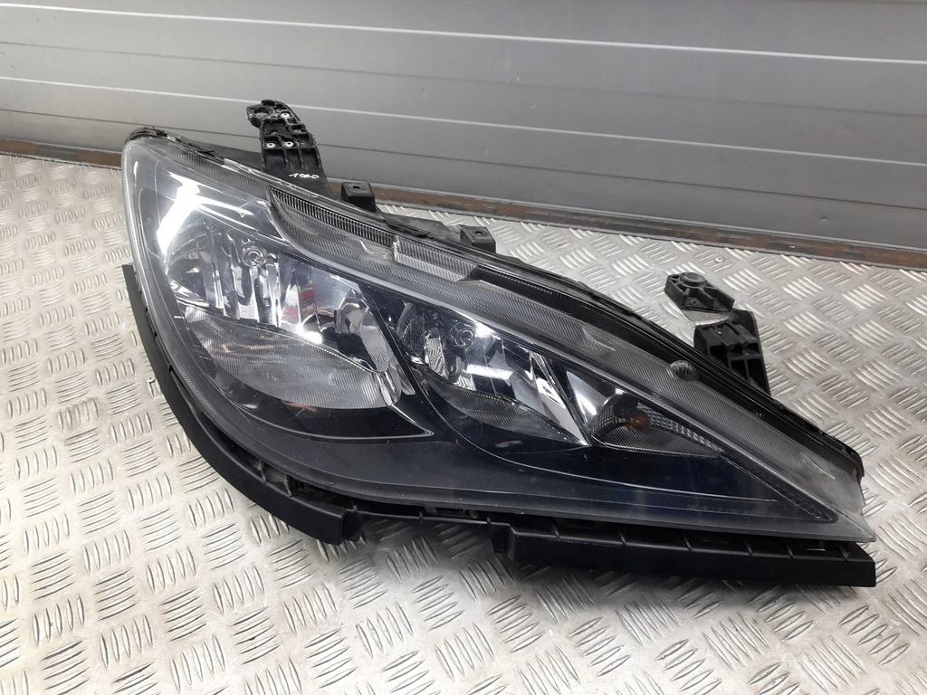 фото №14, Chrysler pacifica 68228944ac права лампи передні