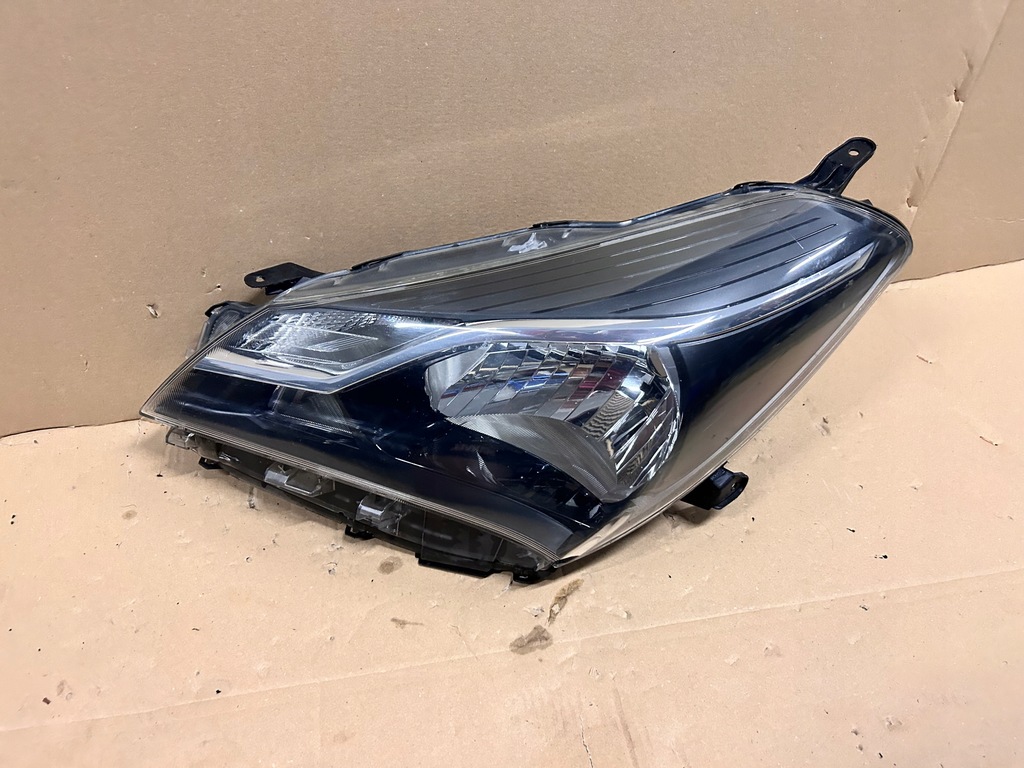 фото №1, Фара левый toyota yaris iii lift