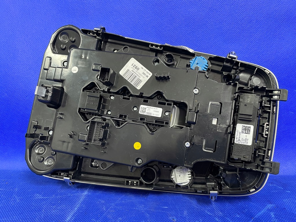 фото №13, Audi q7 4m лампа освещение салона потолочный homelink 4m0947135