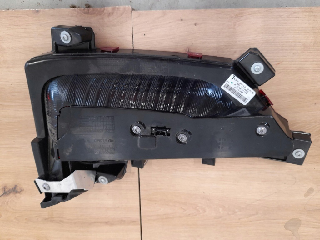 фото №2, Лампа задняя левая bmw i3 led