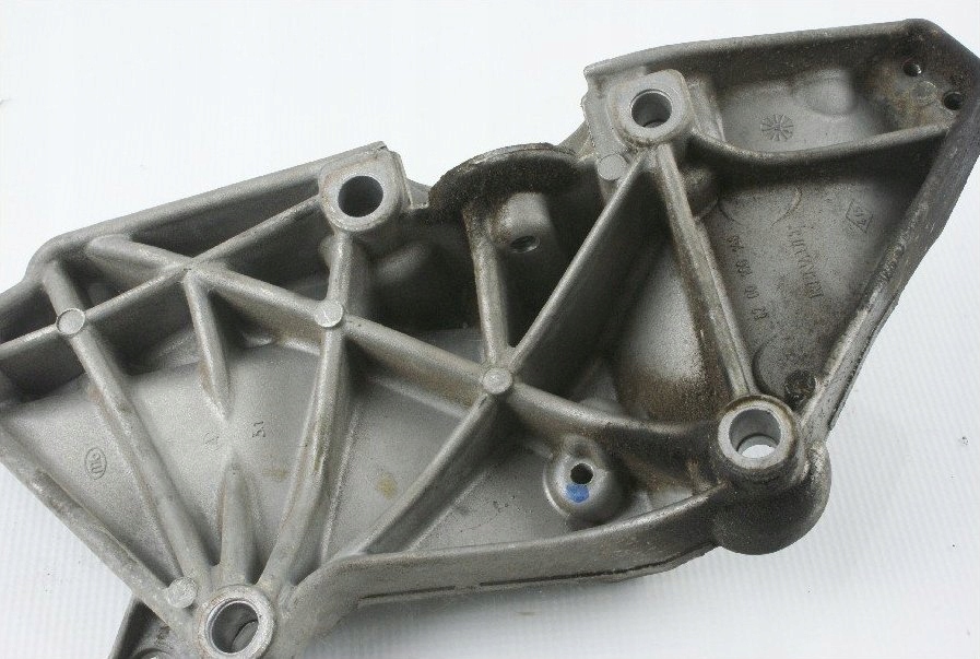 Кронштейн генератора насоса megane 2.0 16v scenic 2 2 Киев