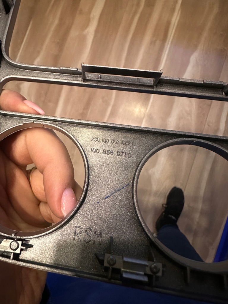 фото №4, Рамка захист радіо кондиціонера vw eos 1q0858071d