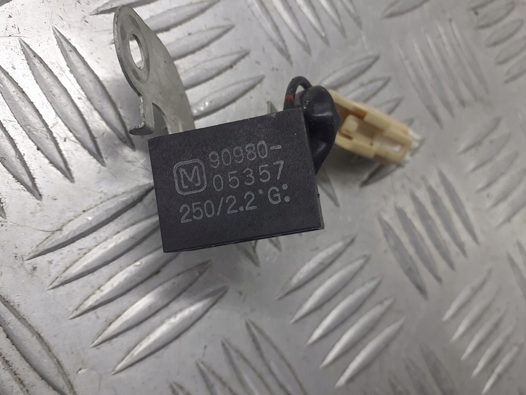 фото №1, Датчик конденсатор радио toyota auris i 1.6 90980-05357