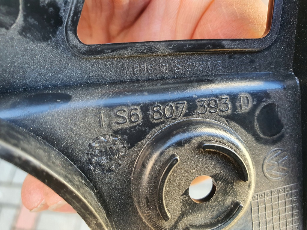 фото №6, Направляющая левый задний vw up! 1s6807393d