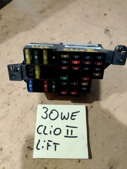 фото №1, Renault clio 7703297597 модуль коробка запобіжників bsi