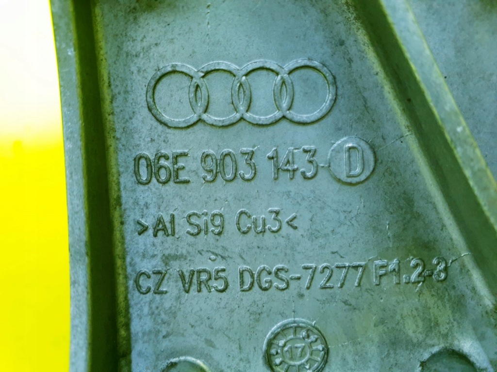 Кронштейн кронштейн генератора a6 c7 a7 q5 a8 s4 b8 q7 3.0tfsi cre 06e903143d Зі Шроту