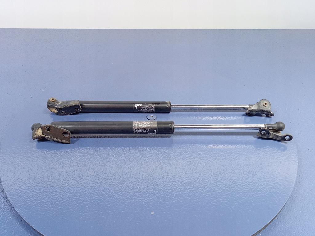 фото №1, Honda jazz i амортизатори кришки задня