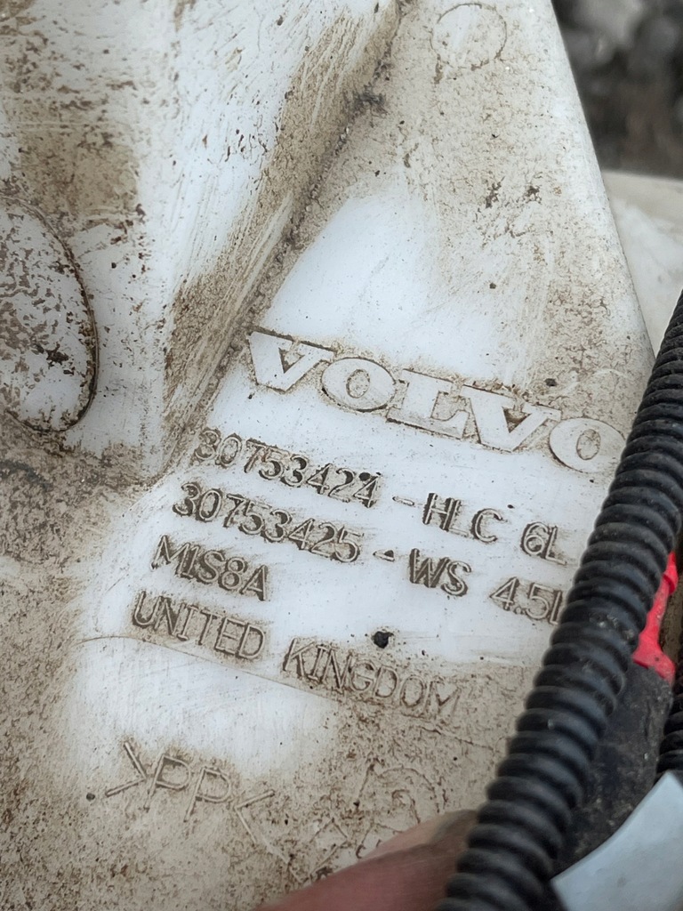 фото №5, Volvo xc60 i 2.0 d4 бачок омивача 30753424 lift