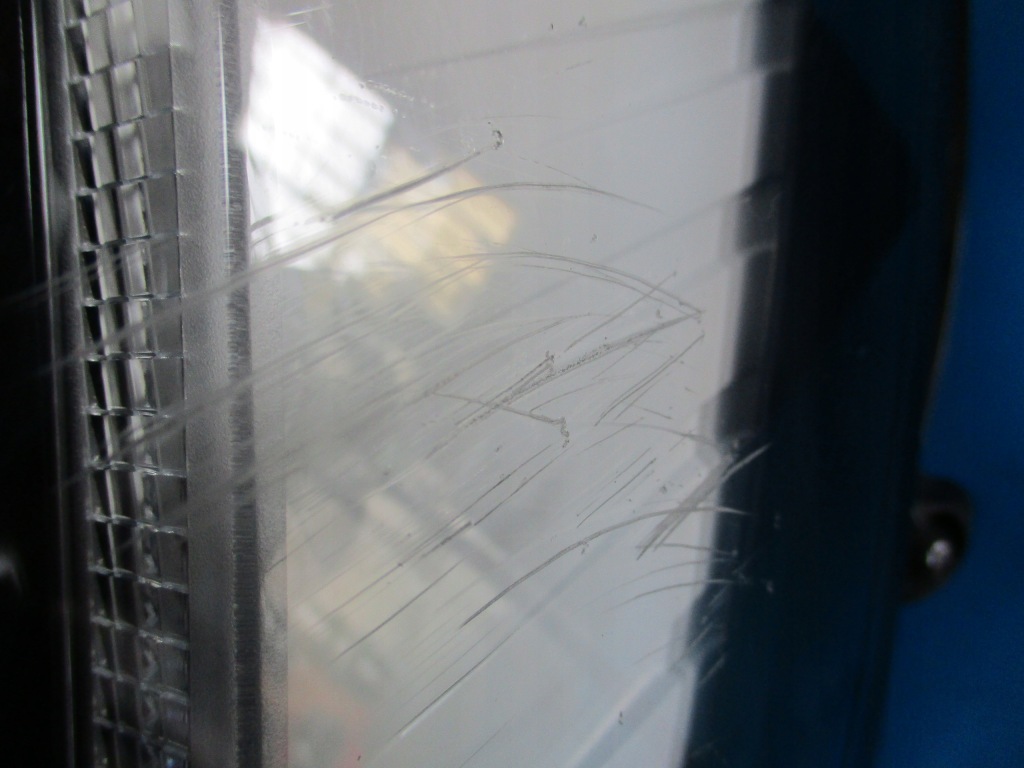 фото №3, Лампа левый перед master iv 2019 porysowane стекло