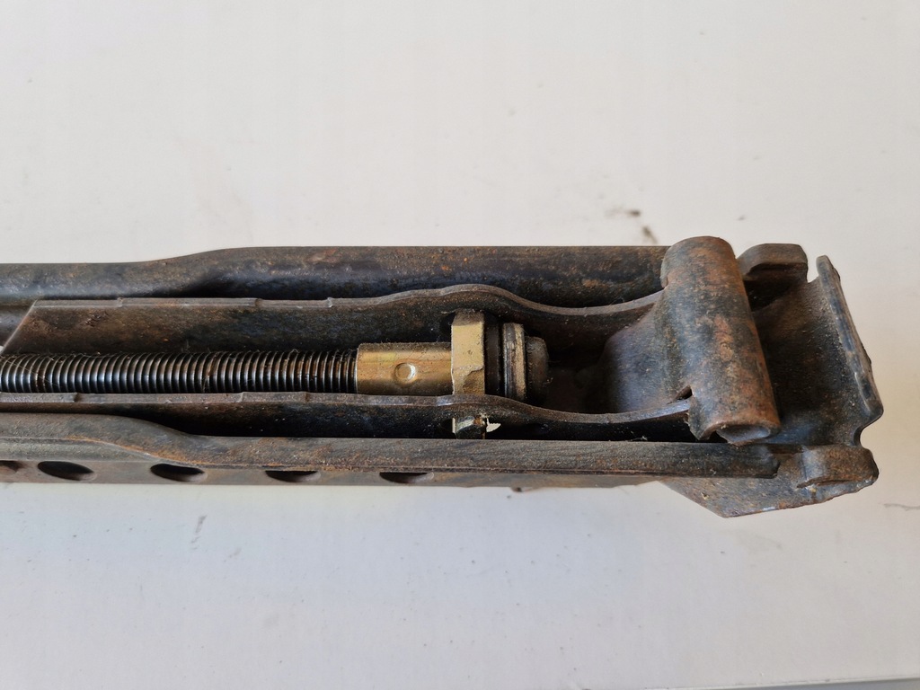 фото №8, Домкрат подъемник audi a6 c4 4a0011031b