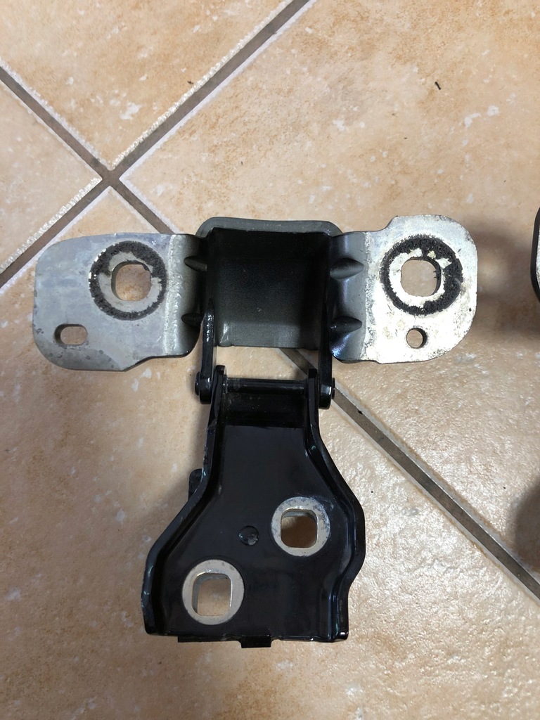 фото №9, Citroen оригинальный номер 9682254780 петля крышки багажника c5