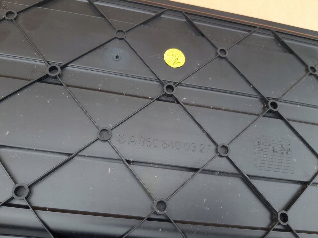 фото №4, Mercedes actros mp4 кришка захист бардачка