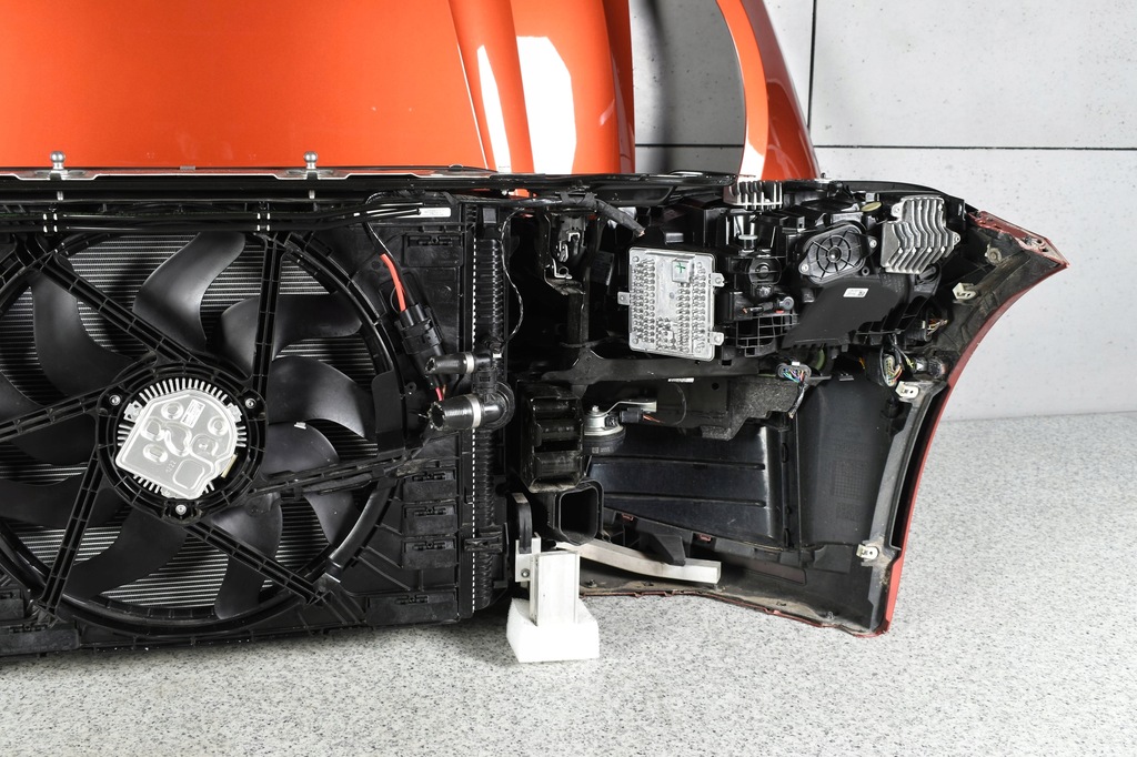 фото №14, Bmw i4 g26 капот крила pas радіатор бампер m-pakiet лампи laser карбон