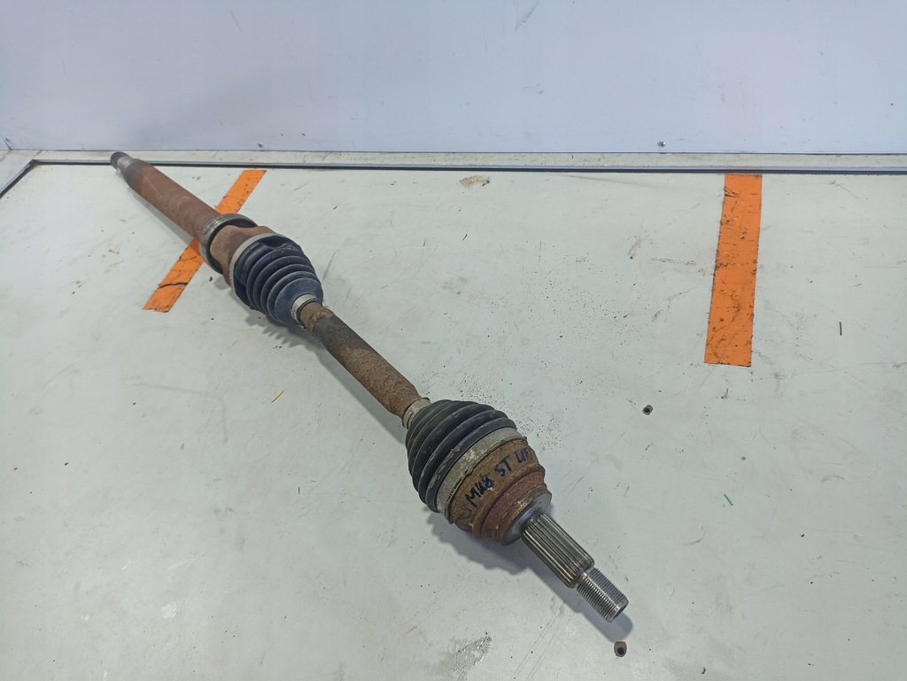 фото №1, Ford fiesta mk8 приводной вал правая 1.5 ecoboost