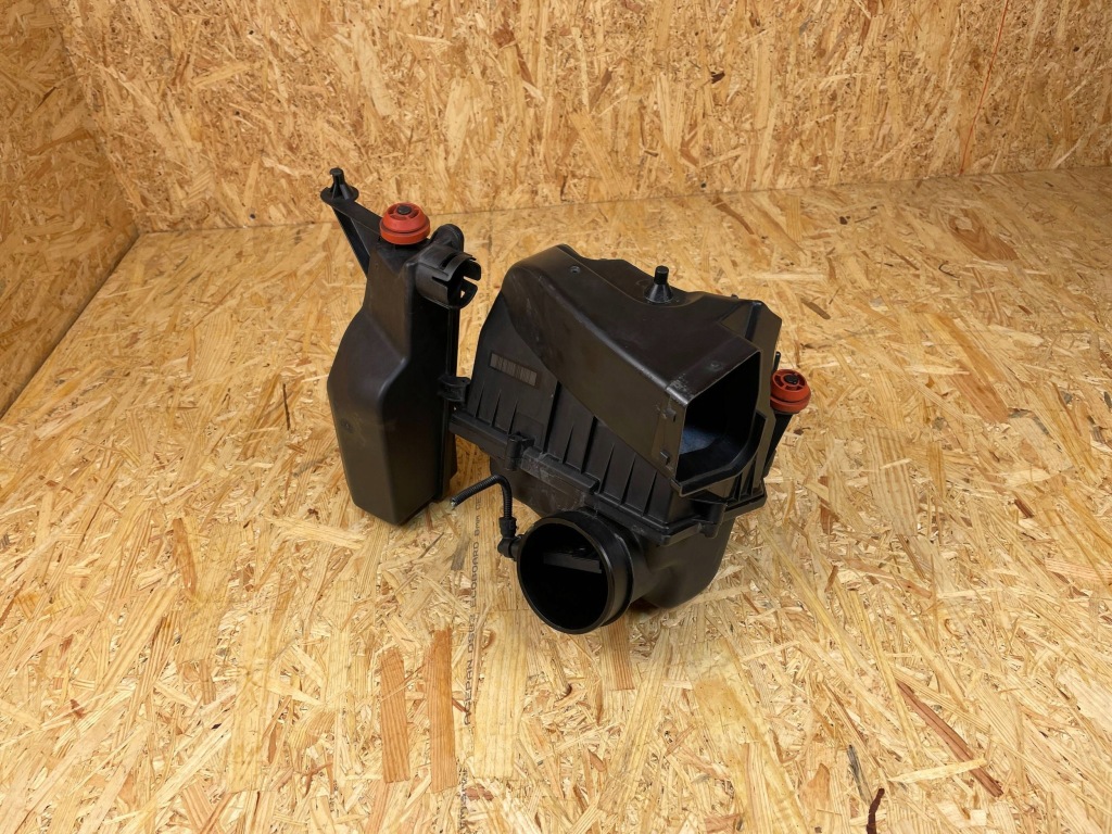 Корпус фильтра воздуха bmw 5 g30 g31 7 g11 g12 3.0d 7643301 8575040 Недорого