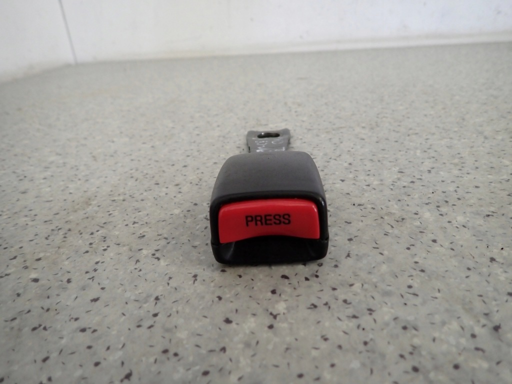 фото №1, Mitsubishi lancer vii 04-07 клипса поперечина передняя левая