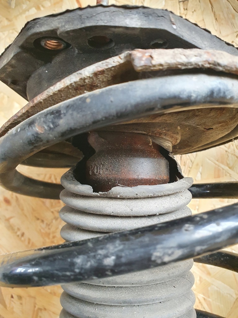 фото №8, Peugeot 207 / 1007 поворотный кулак правый перед