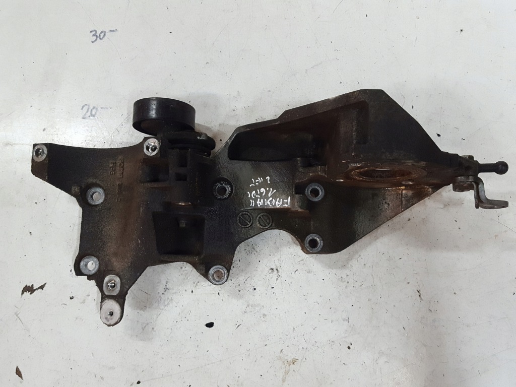 Купить Fabia 2 2 polo 1.6 tdi cay кронштейн генератора