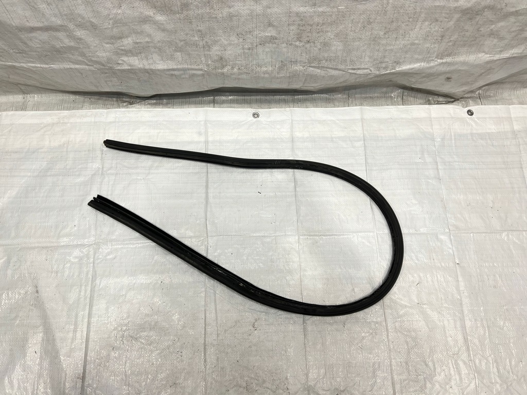 фото №1, Maserati granturismo прокладка двері ліва