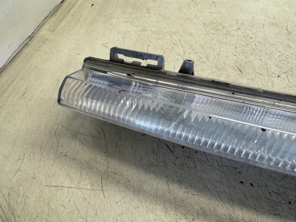 Mercedes w204 протитуманна фара led drl перед a2049068900 Зі Шроту