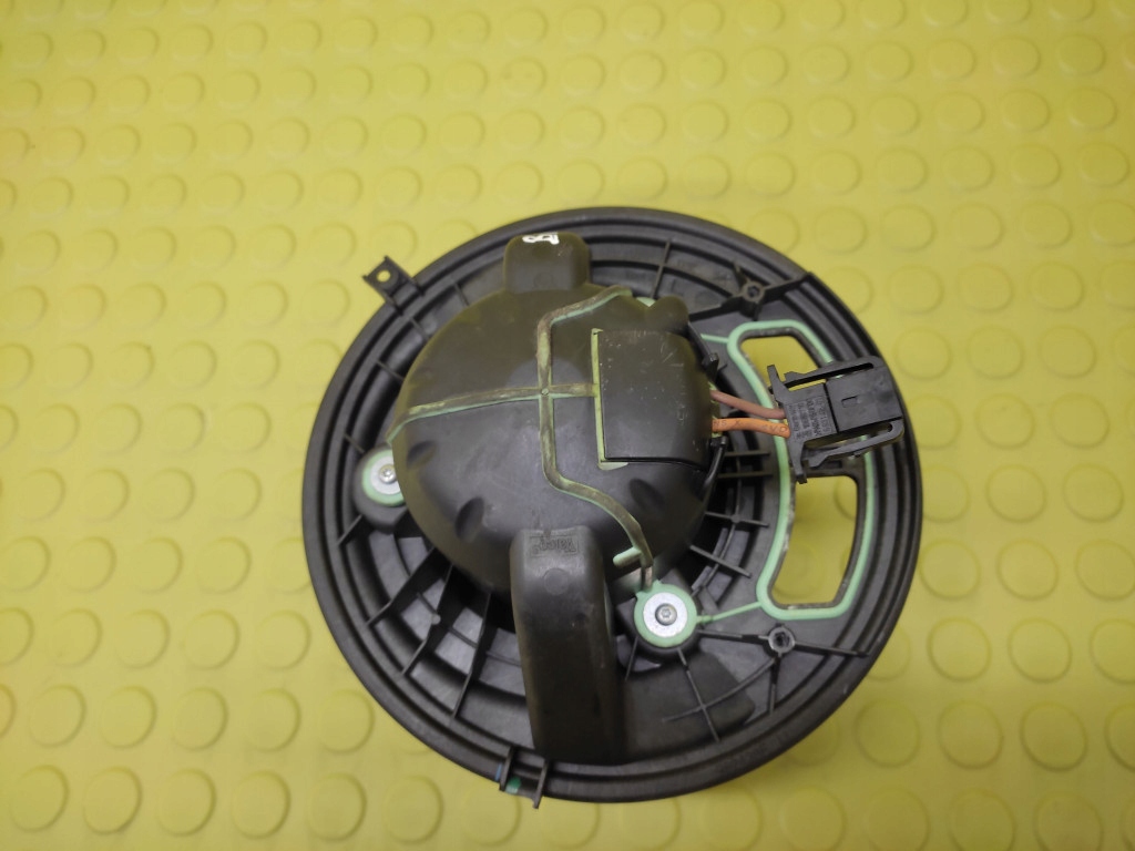 фото №1, Bmw 1 e87 повітродувка повітря 982428f