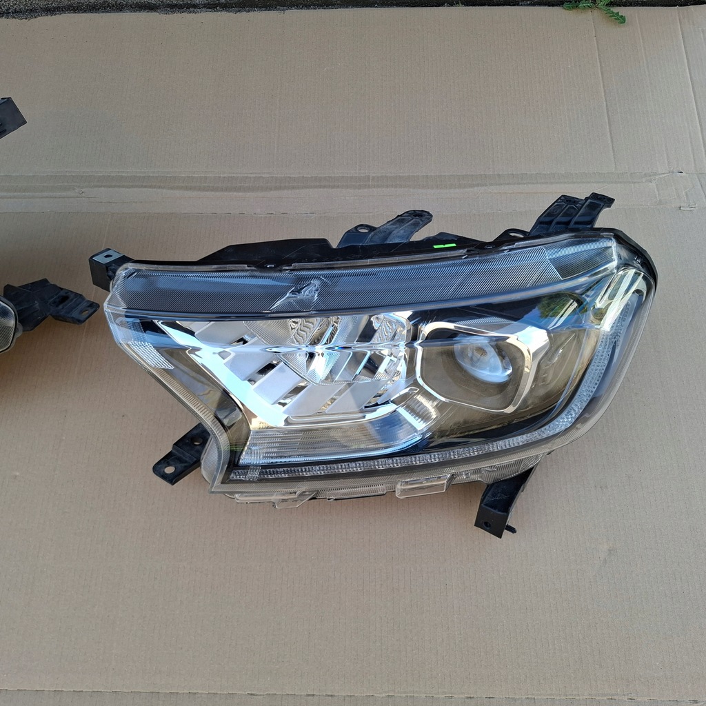 фото №11, Ford ranger raptor 19- комплект лампа фары левая правая светлый середина