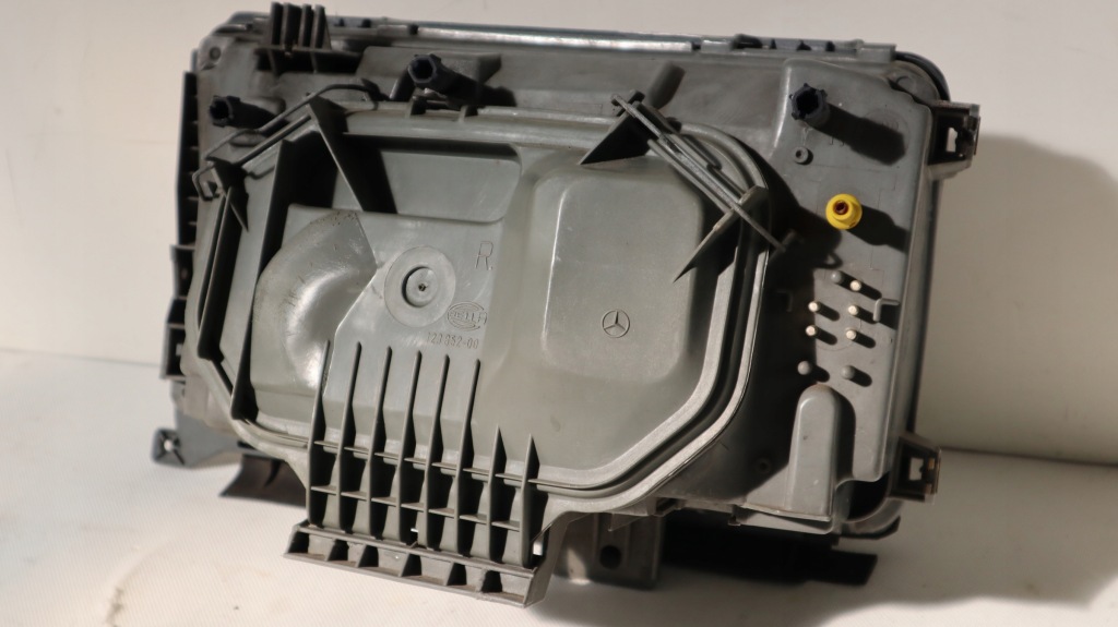 Mercedes w124 84-92 лампа правая перед 129852-00 Цена