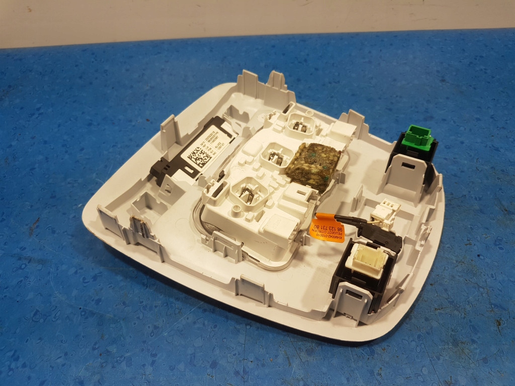 фото №7, Peugeot 308 ii t9 lift фонари внутреннее