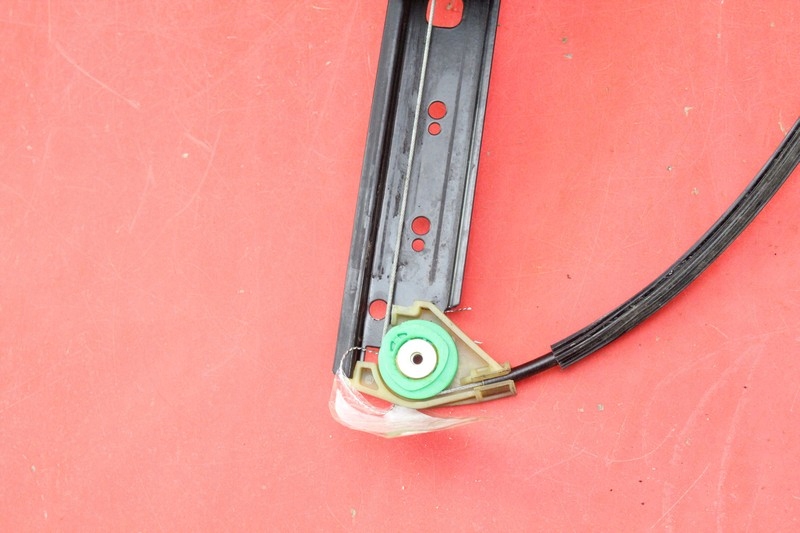 фото №9, Підйомник скло лівий задня 4l959801b audi q7 4l 05-09