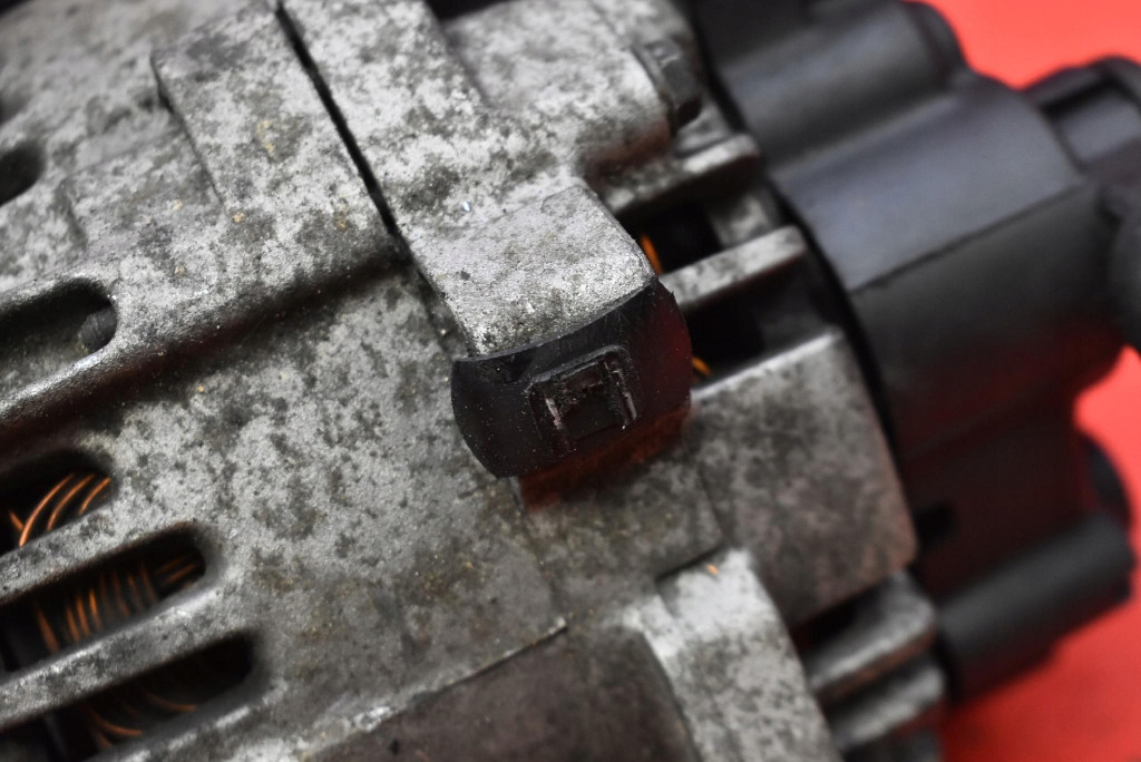 фото №5, Генератор 37300-2a110 kia cerato 1 i 1.5 crdi 102 km 04-06